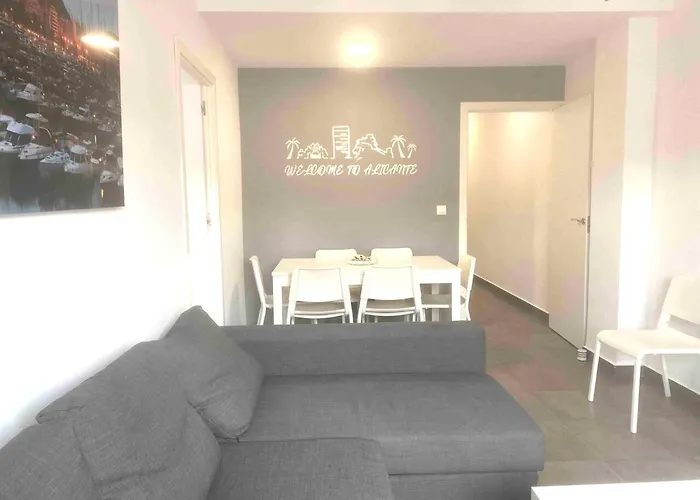 Spacious Apartment With Terrace In Alicante 120M² Air Conditioned