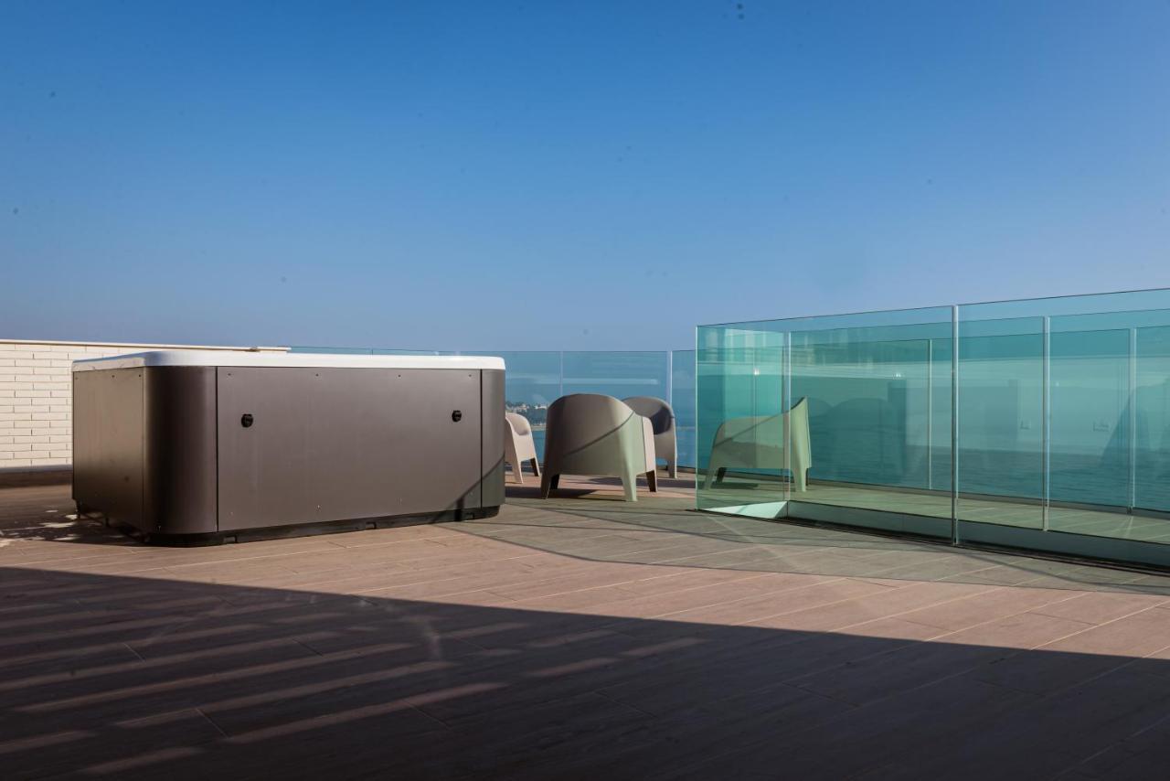 Appartement Modern Sea Front Jacuzzi Blue Sky *