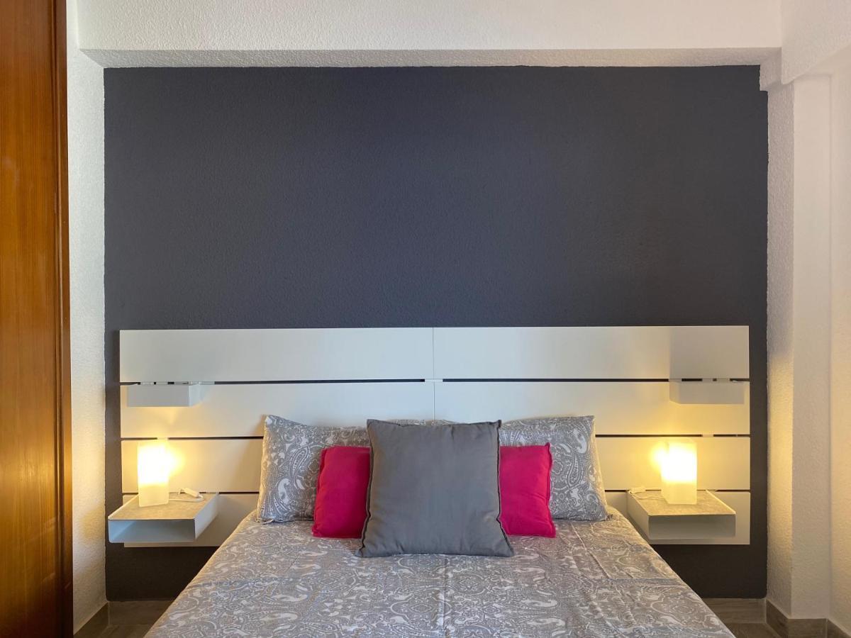 Apartamento Con Terraza Y Vistas Al Mar. Urb Monte Y Mar