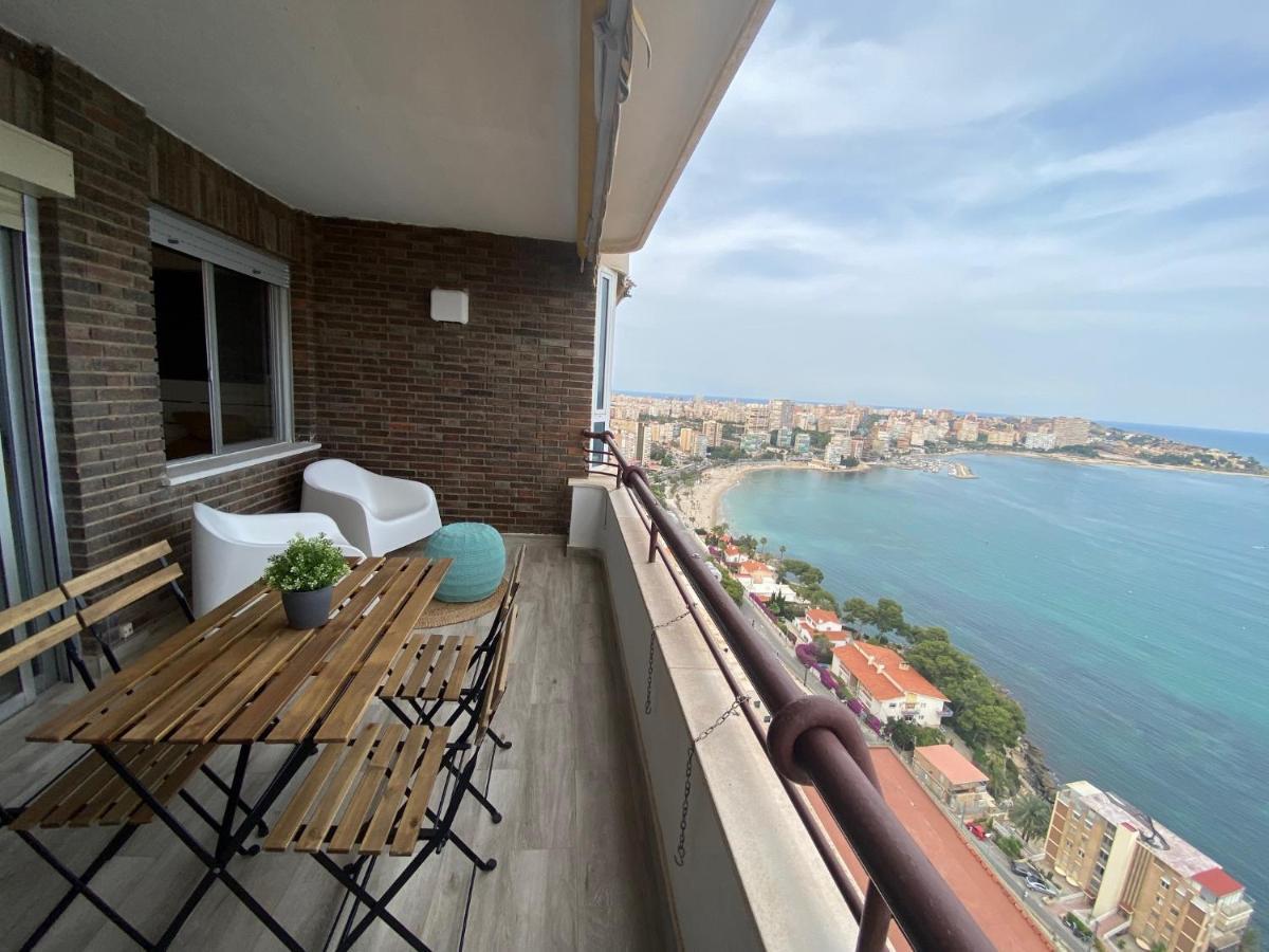 Apartamento Con Terraza Y Vistas Al Mar. Urb Monte Y Mar Apartment *