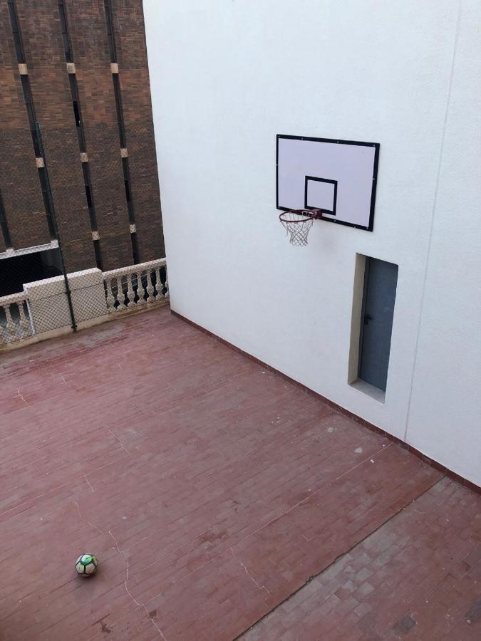 Apartamento Con Terraza Y Vistas Al Mar. Urb Monte Y Mar *