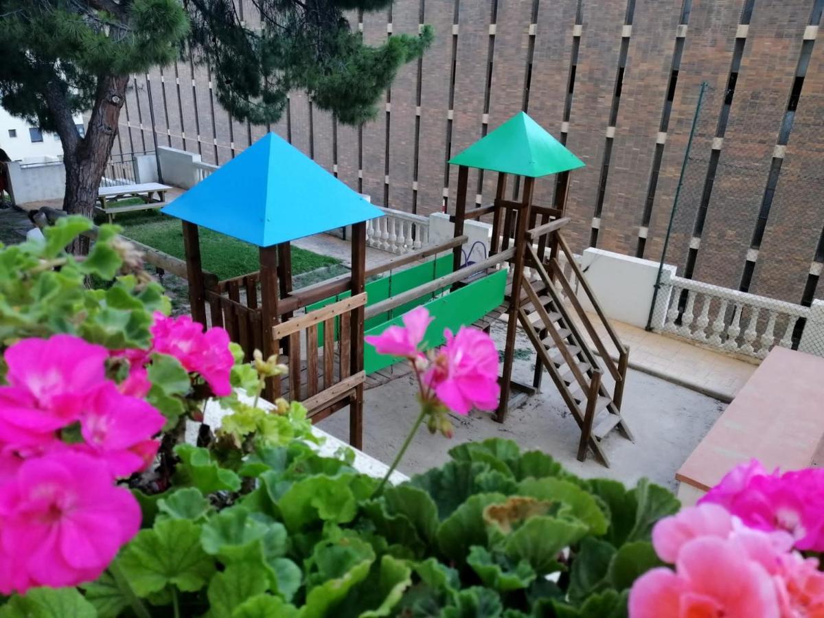 Apartamento Con Terraza Y Vistas Al Mar. Urb Monte Y Mar *