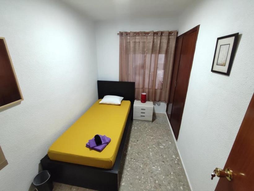P-3- комната в квартире для 1 человека в центре Homestay *