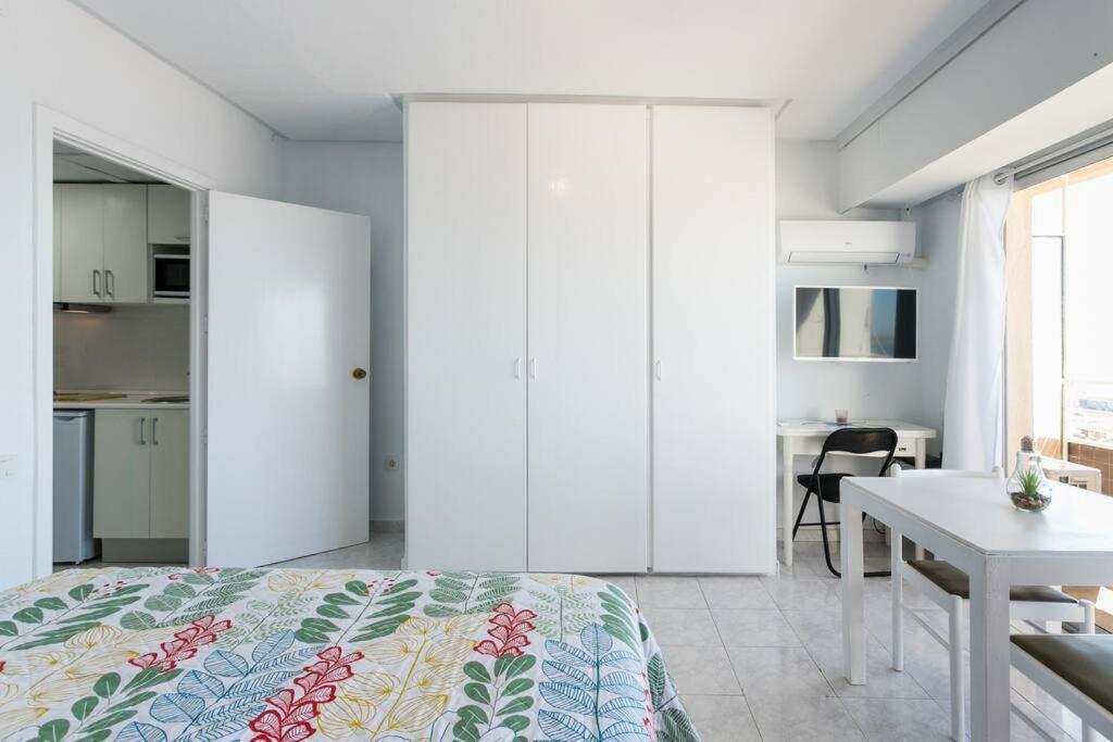 Apartment Breathtaking Sea View From Downtown Alicante! Alicante