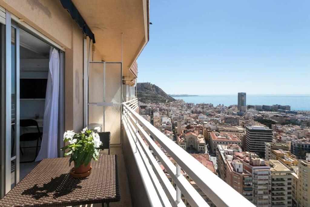 Breathtaking Sea View From Downtown Alicante! Apartment