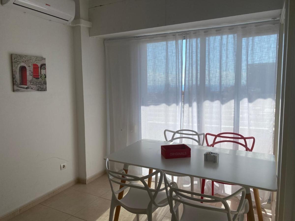 & Sea View Apartment *