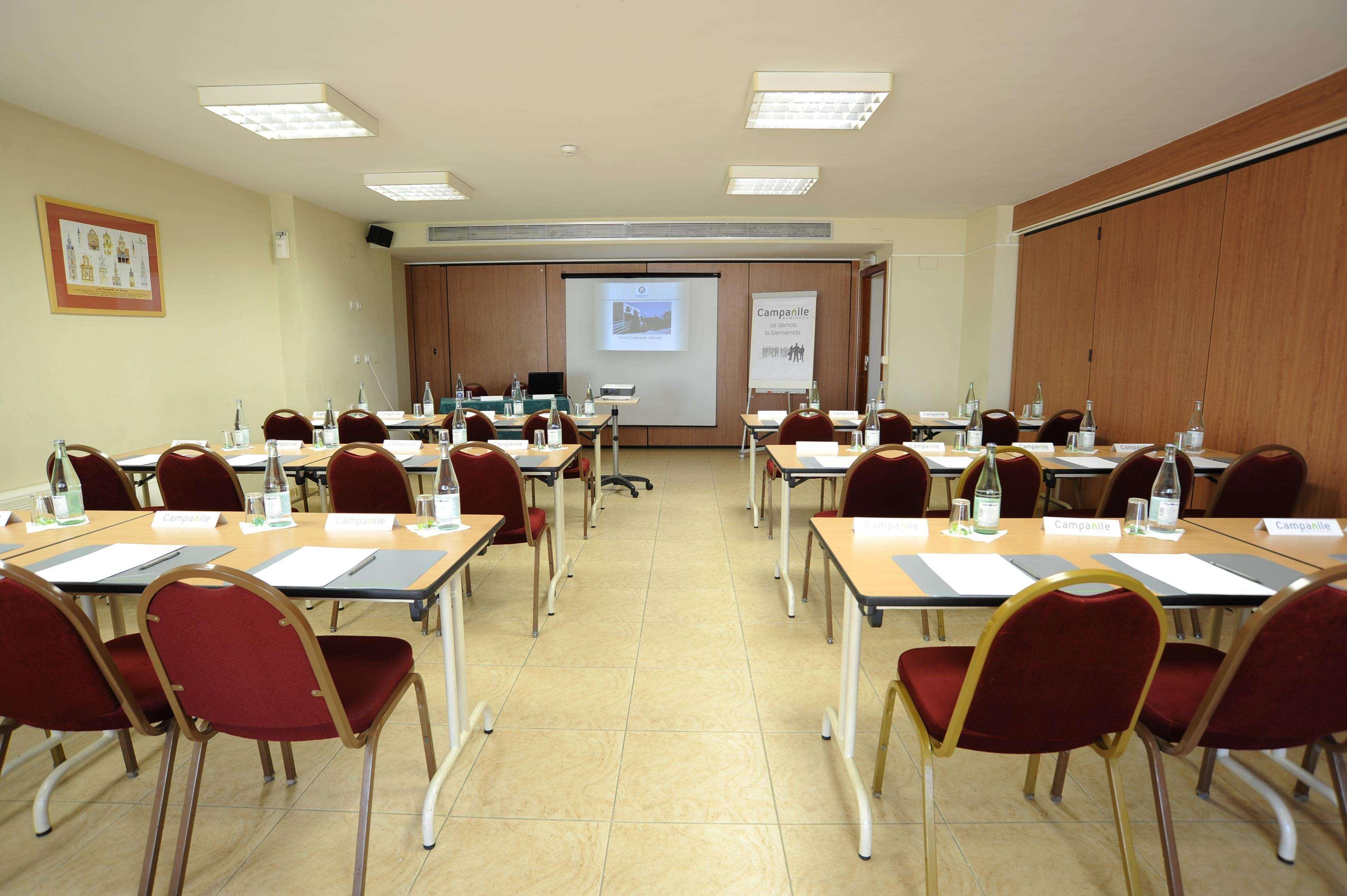 Travelodge Puerto Hotel Alicante