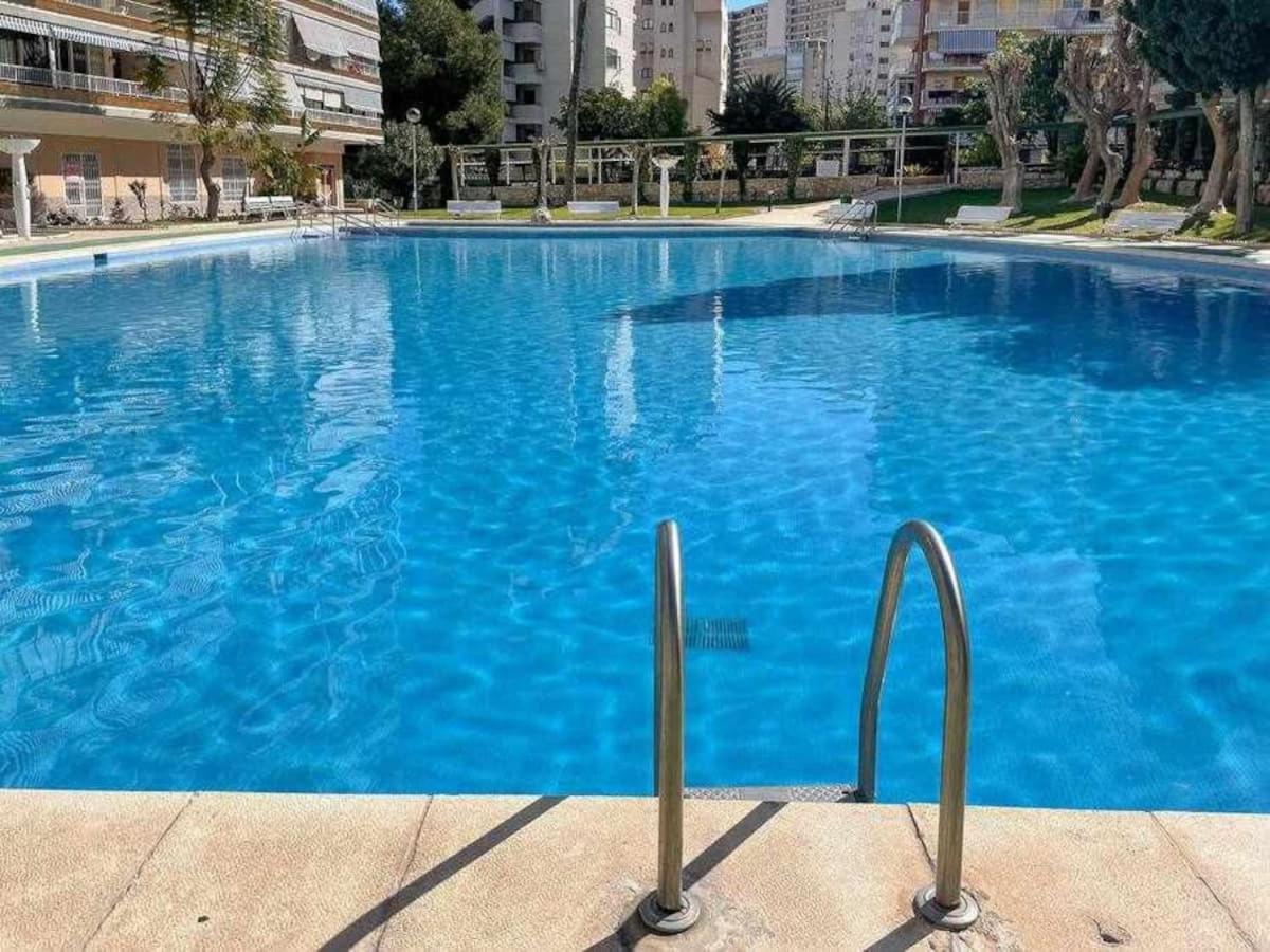 Muy Luminoso, Con Piscina Y A 5 Min De La Playa. Appartement Alicante
