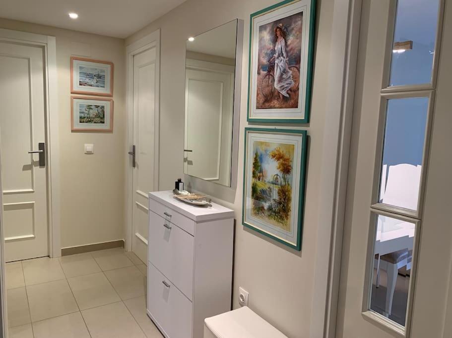 By The Beach, Cala De Benidorm Apartment *