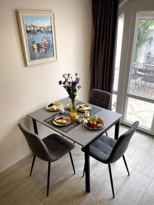 Lux Jardin, 2, Torrevieja * Alicante