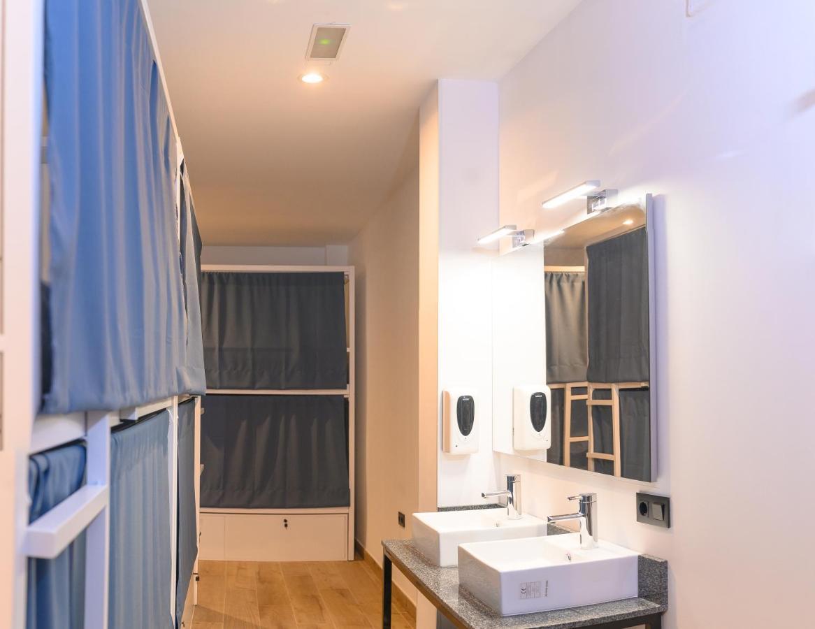 Vad - Youth Age Limit 18-49 Hostel