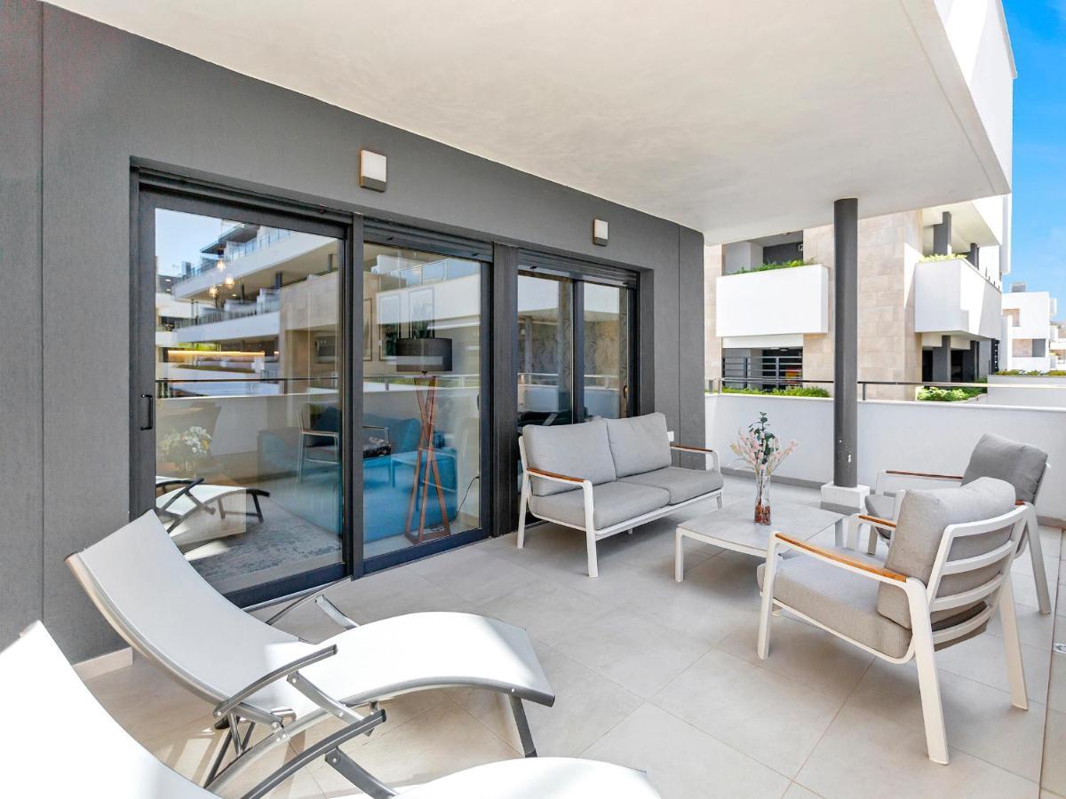 Lovely First Floor Apartment, Heating Pool ! Apartment