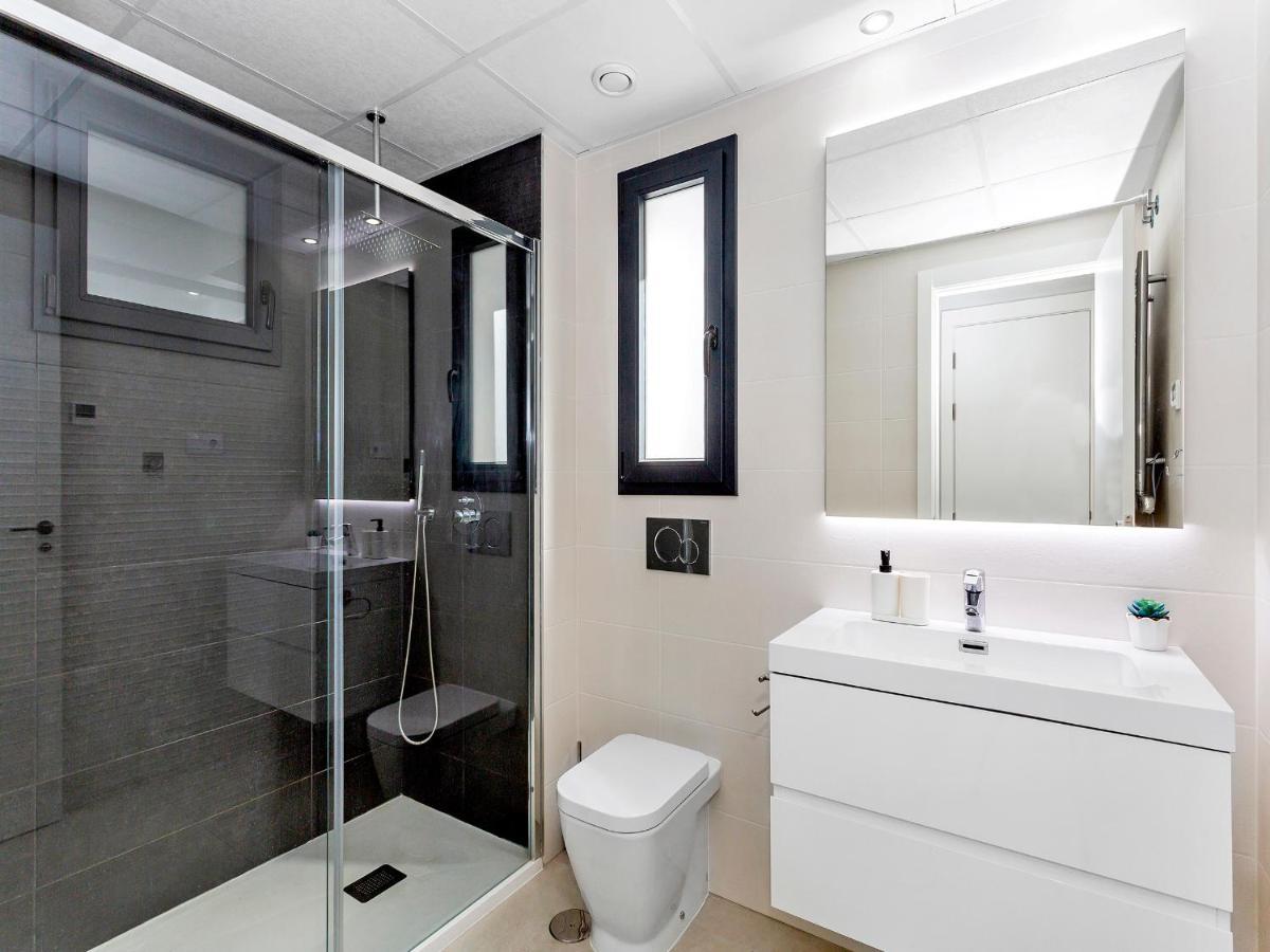 Lovely First Floor Apartment, Heating Pool ! Apartment *