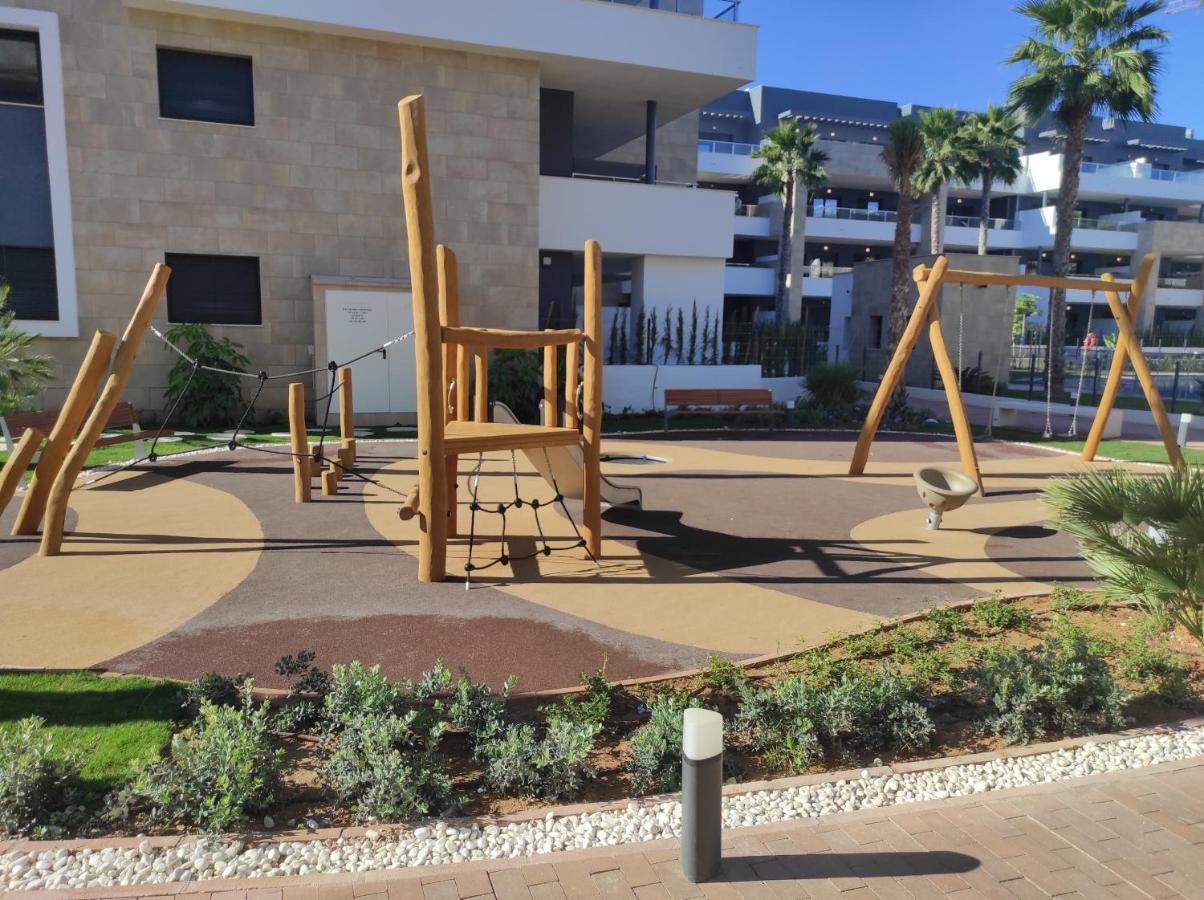Apartment Lovely First Floor Apartment, Heating Pool ! Alicante