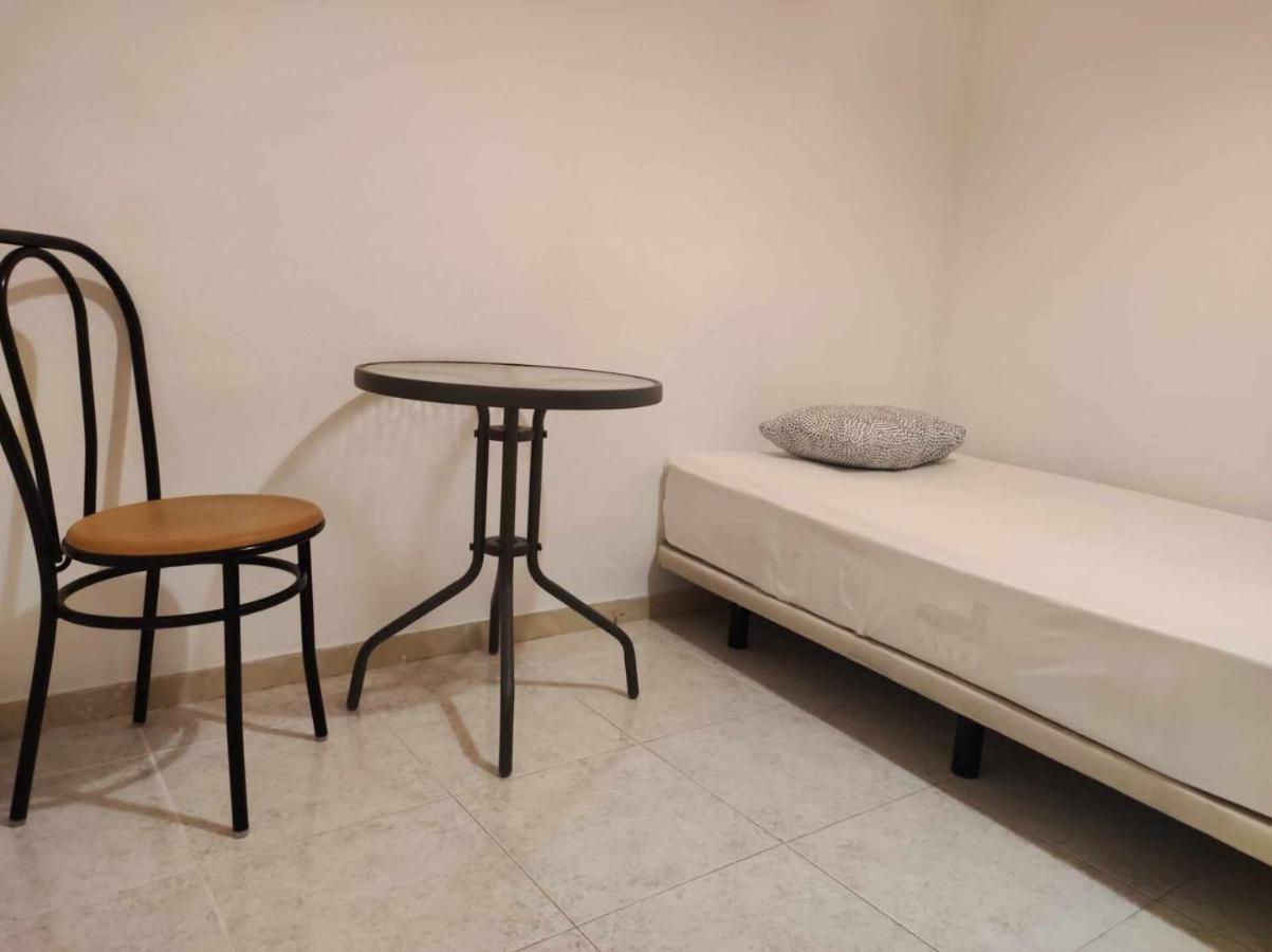 Hospedagem domiciliar 2- La Habitacion Del Piso Centro Alicante