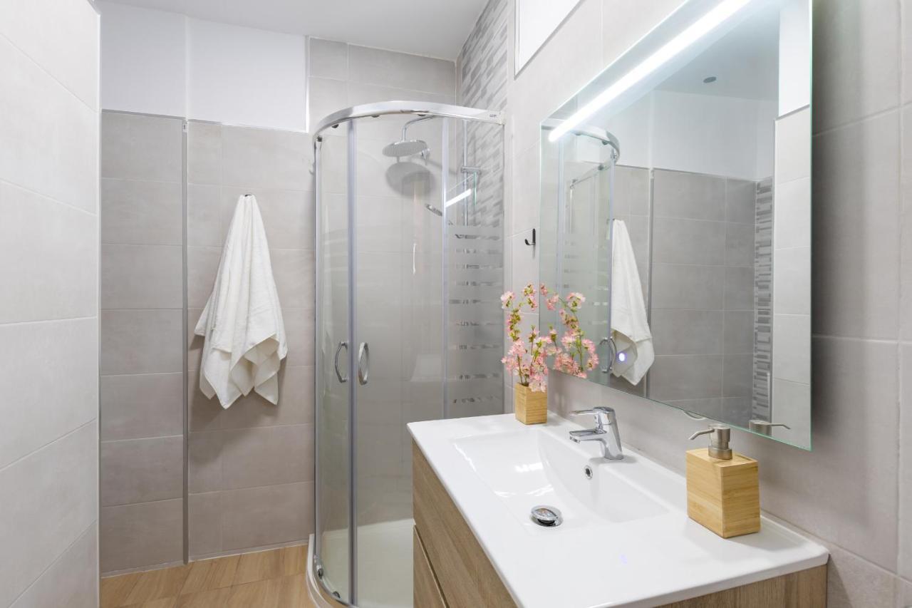 Apartment Cityscape Elegance By Fidalsa Alicante