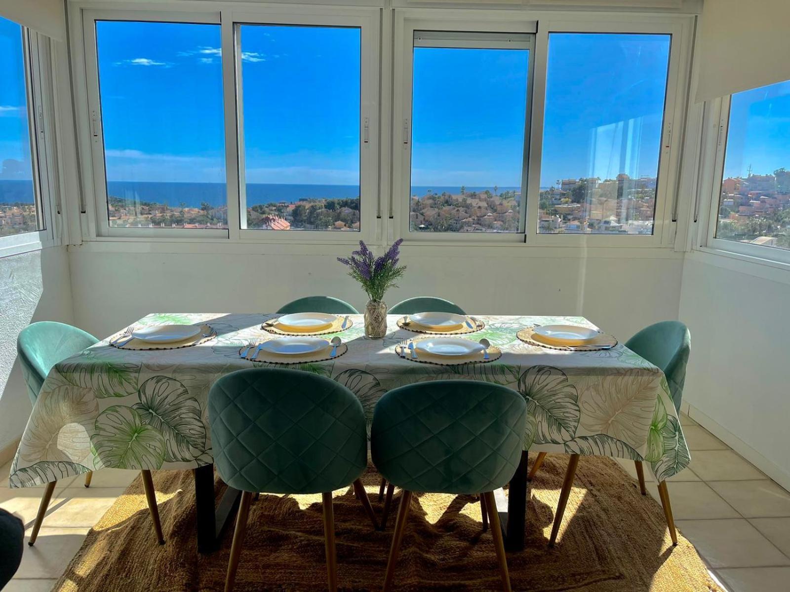 Apartment Sea Views *