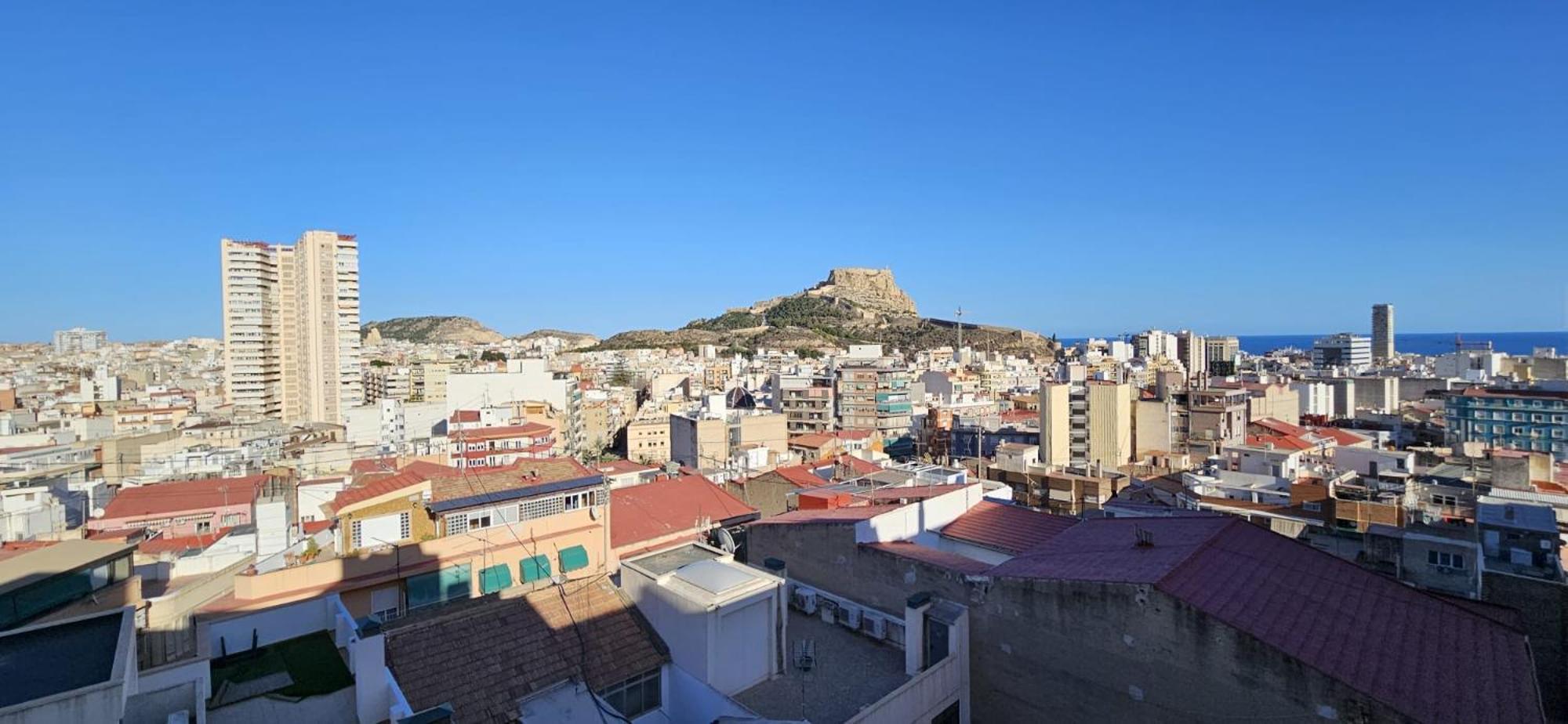 Beautiful Penthouse With Terrace And Views * Alicante