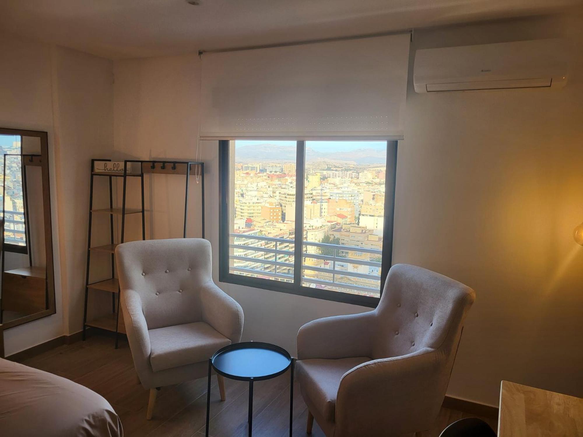 Charming In The Center Of The Pleno Centro De Apartment Alicante