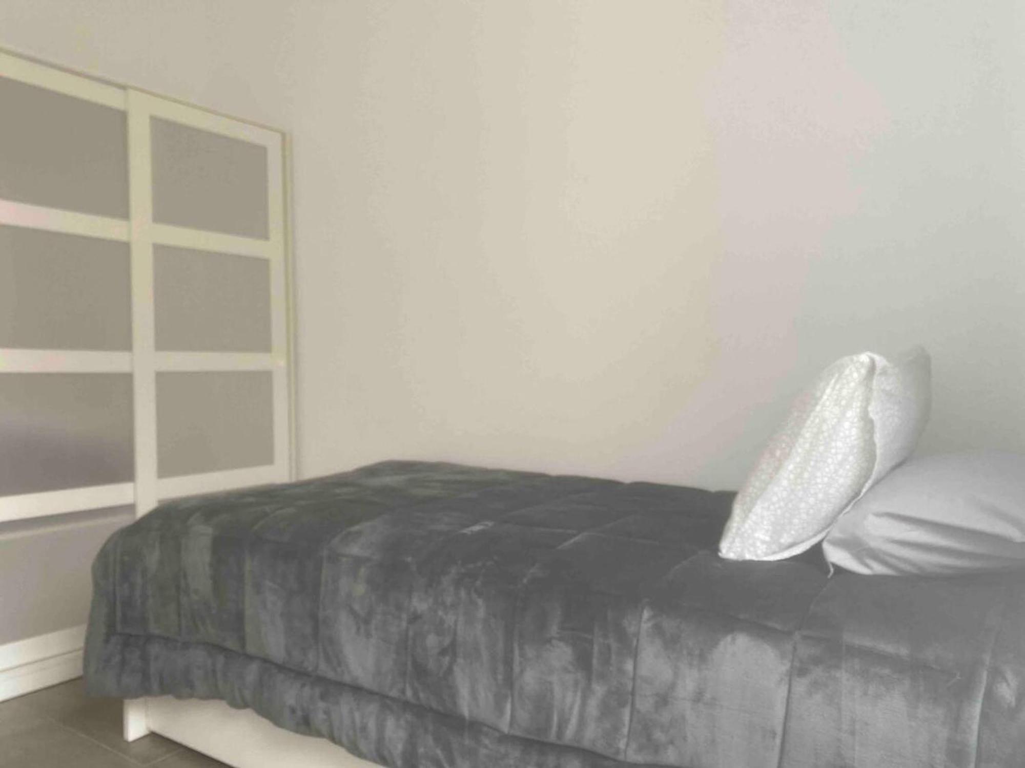 Spacious With Terrace In 120m² Air Conditioned Alicante