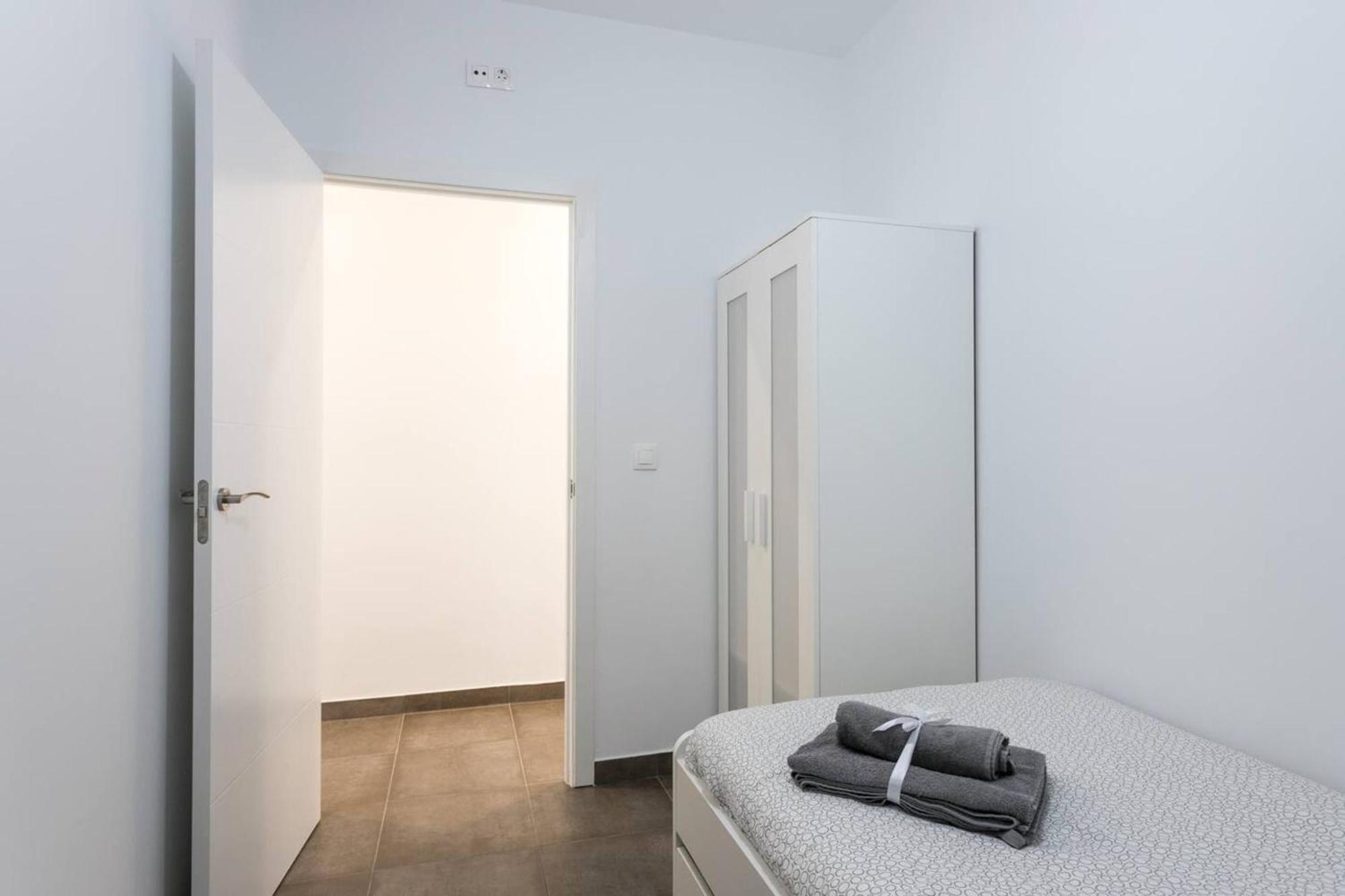 Spacious With Terrace In 120m² Air Conditioned