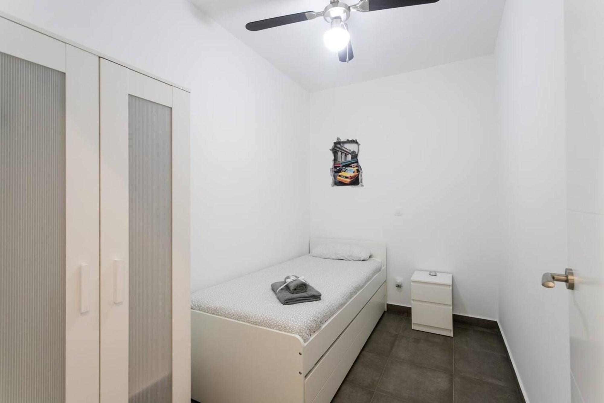 Spacious With Terrace In 120m² Air Conditioned Apartment