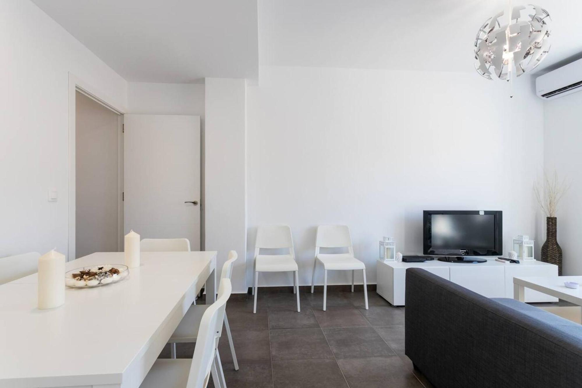 Apartment Spacious With Terrace In 120m² Air Conditioned Alicante