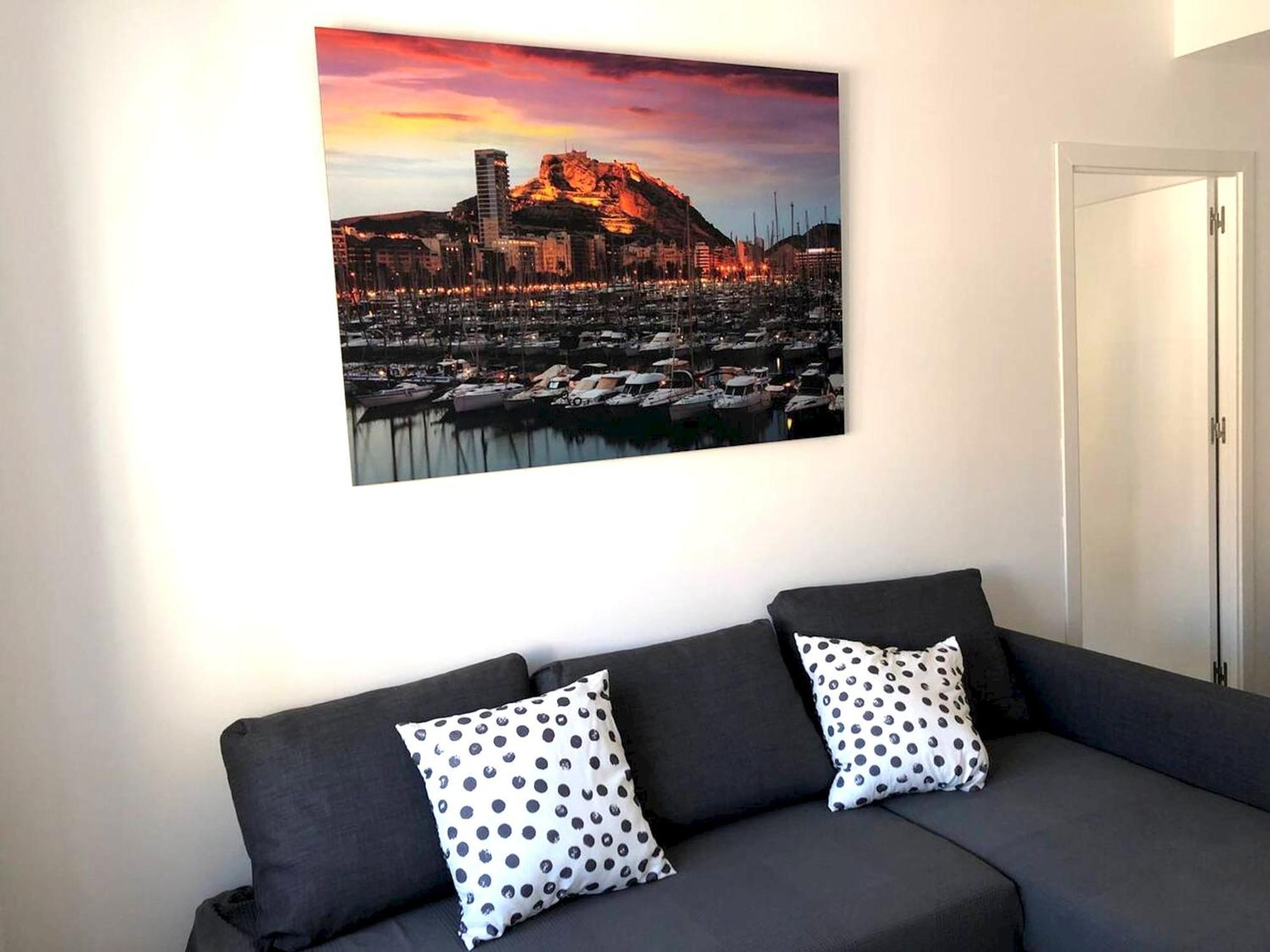 Spacious With Terrace In 120m² Air Conditioned Apartment *