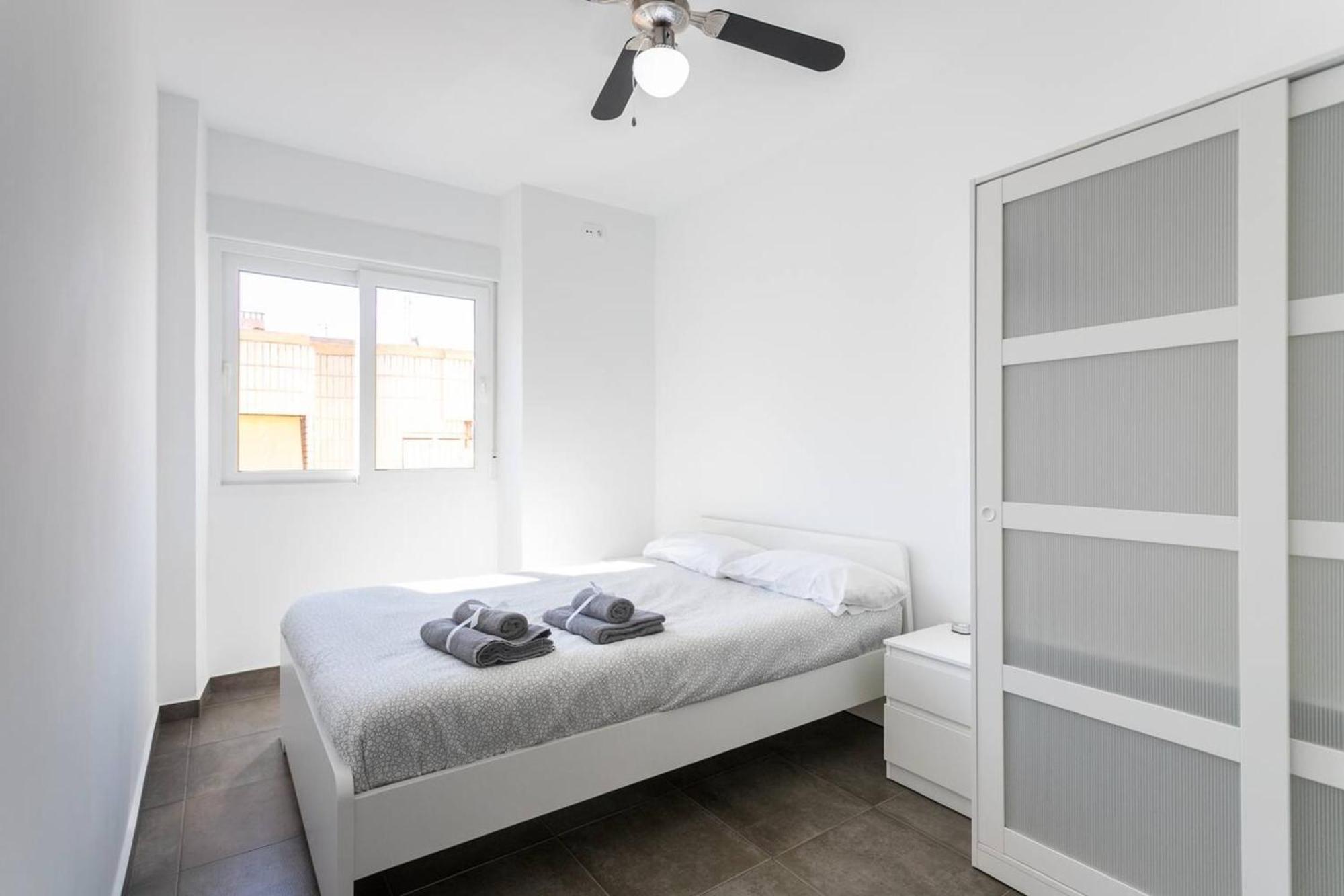 Spacious With Terrace In 120m² Air Conditioned Alicante