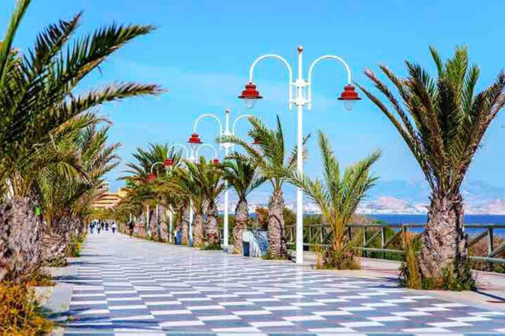 Spacious With Terrace In 120m² Air Conditioned
