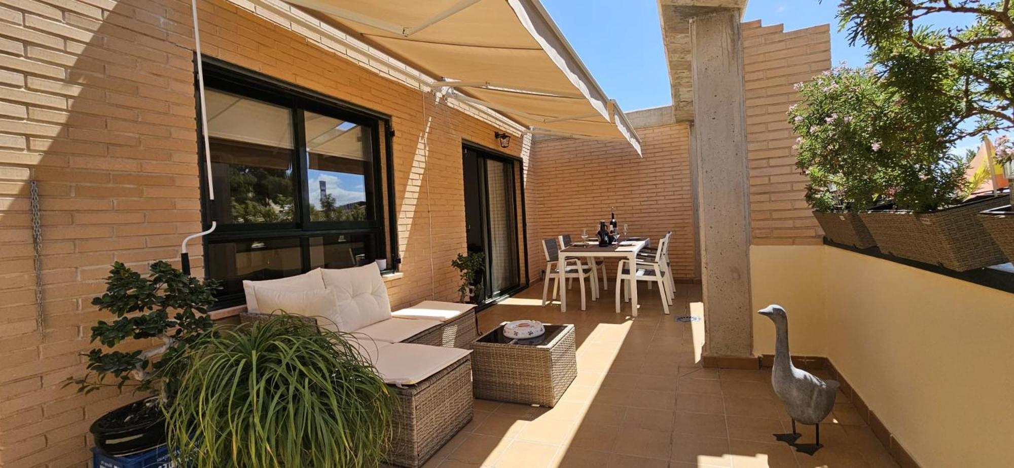 Beautiful Penthouse With Terrace And Views Alicante