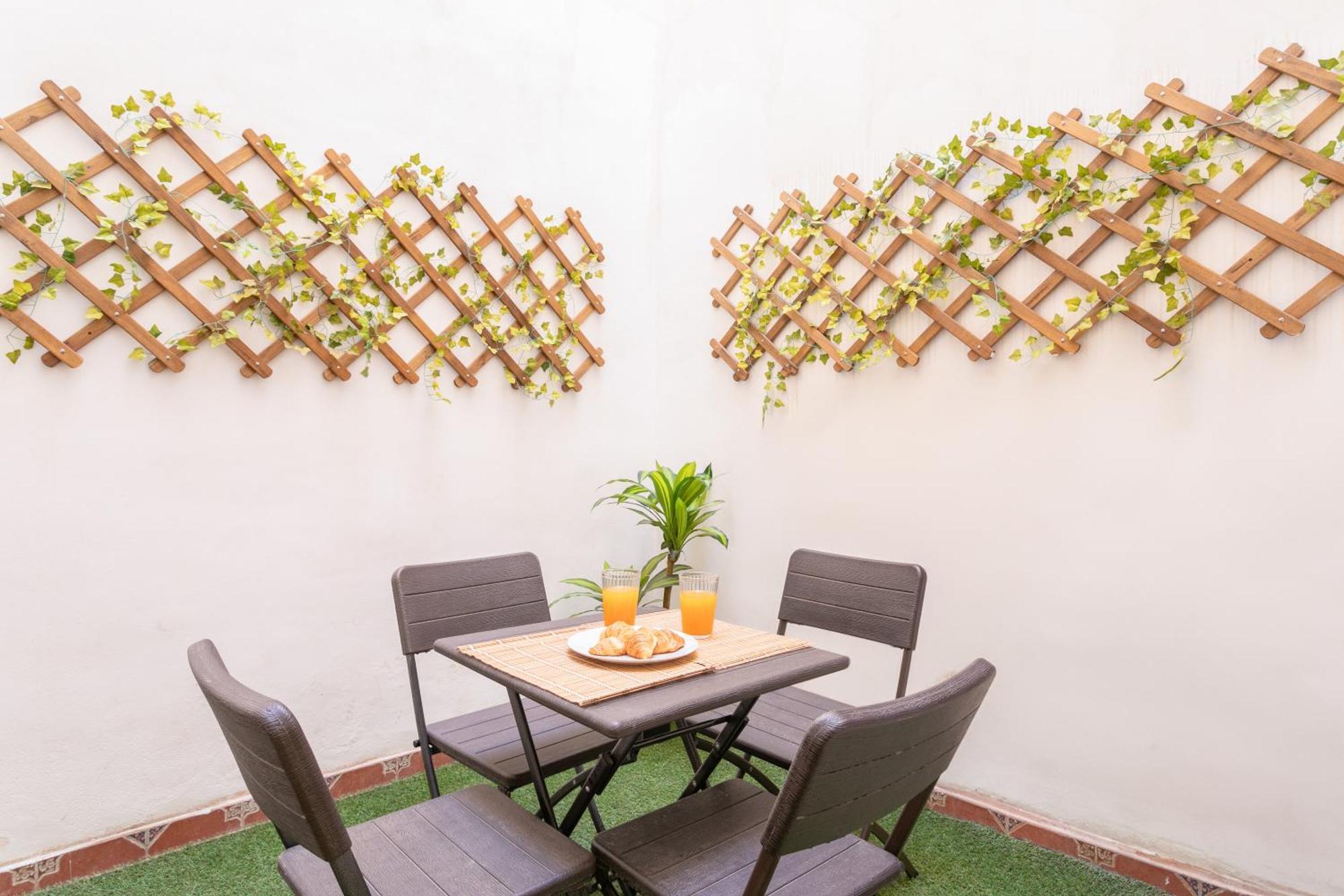 San Leandro, Centro Apartment