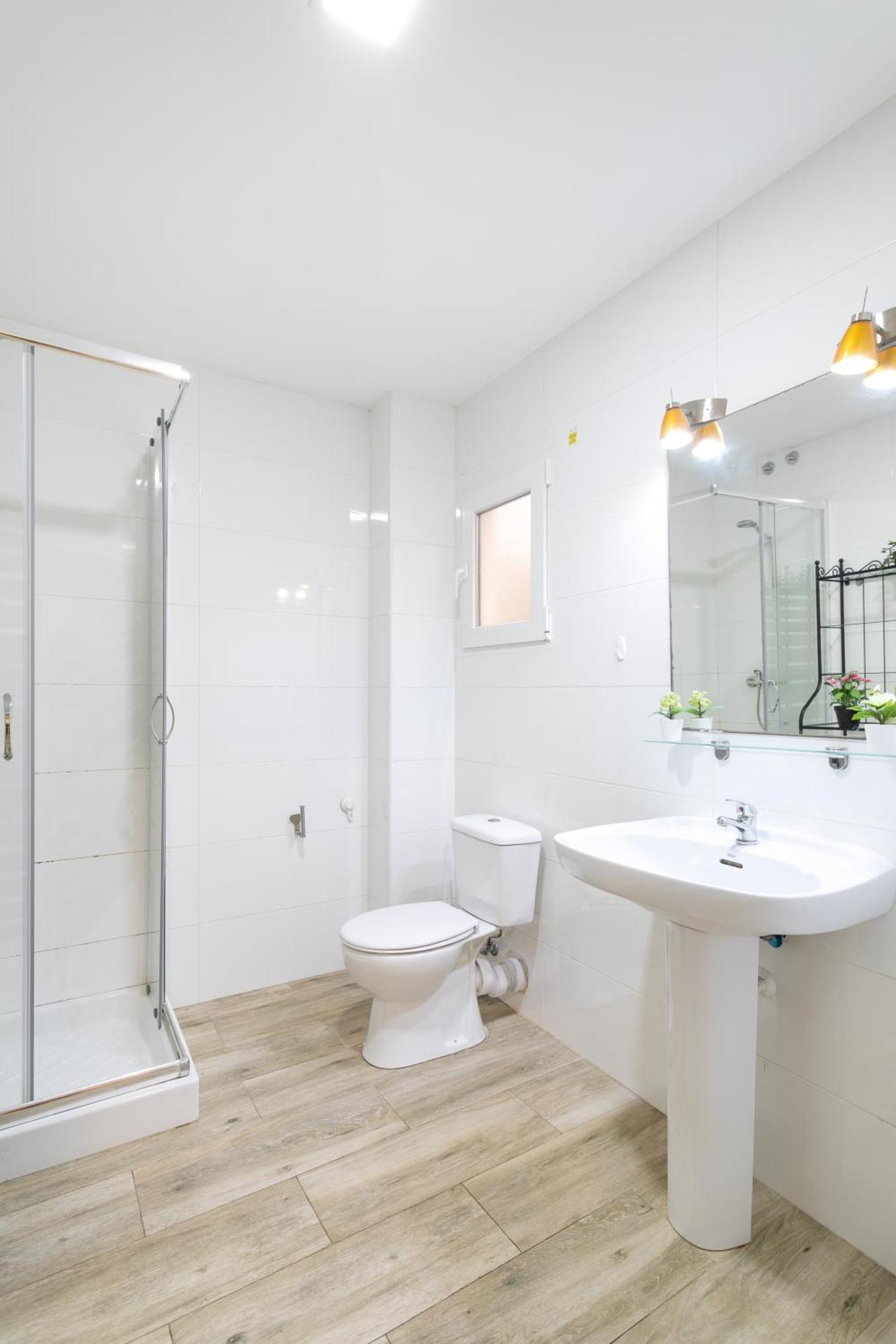 San Leandro, Centro Apartment *