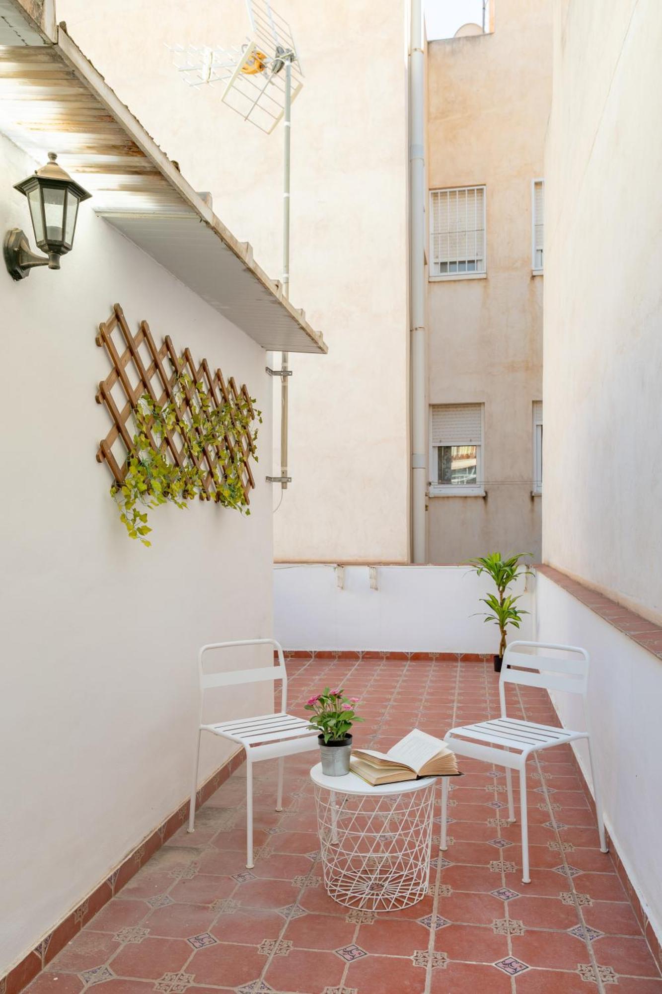 San Leandro, Centro Apartment *