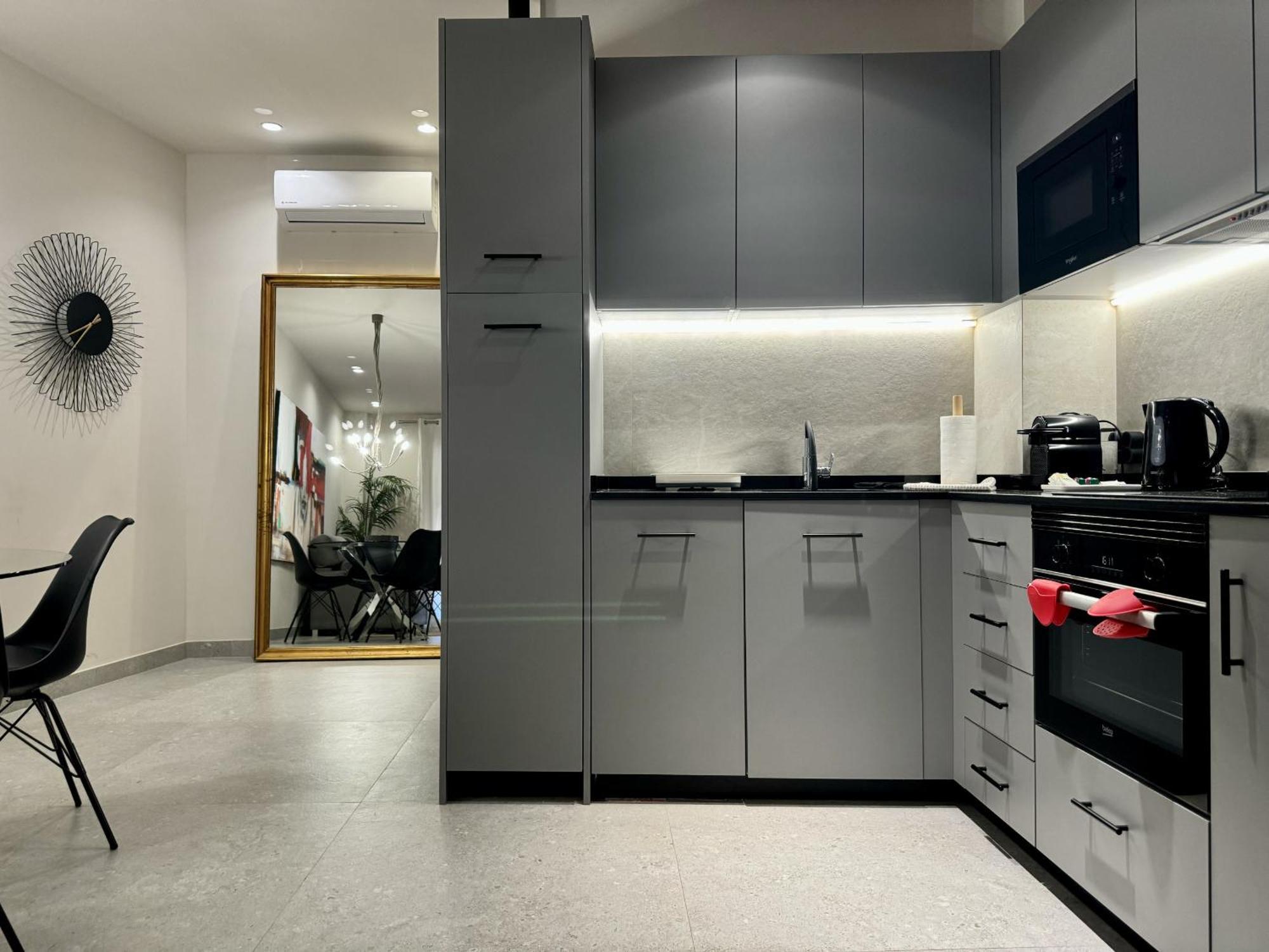 Apartment Modern Charm In Barrio *