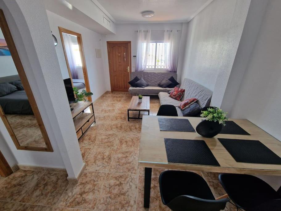 Punta Prima Flat With Private Roof Terrace Alicante