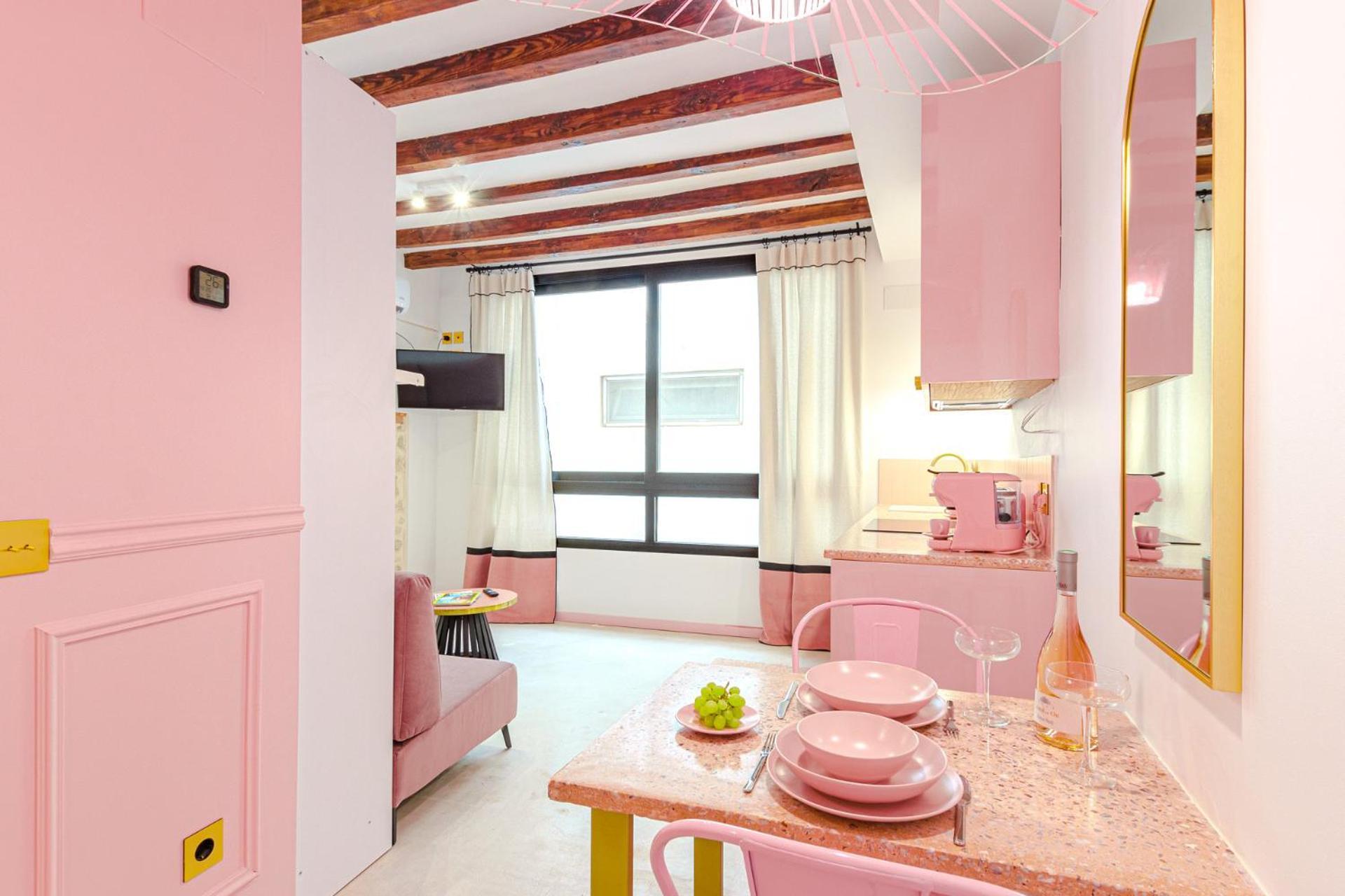 Glamorous Pink In Center *