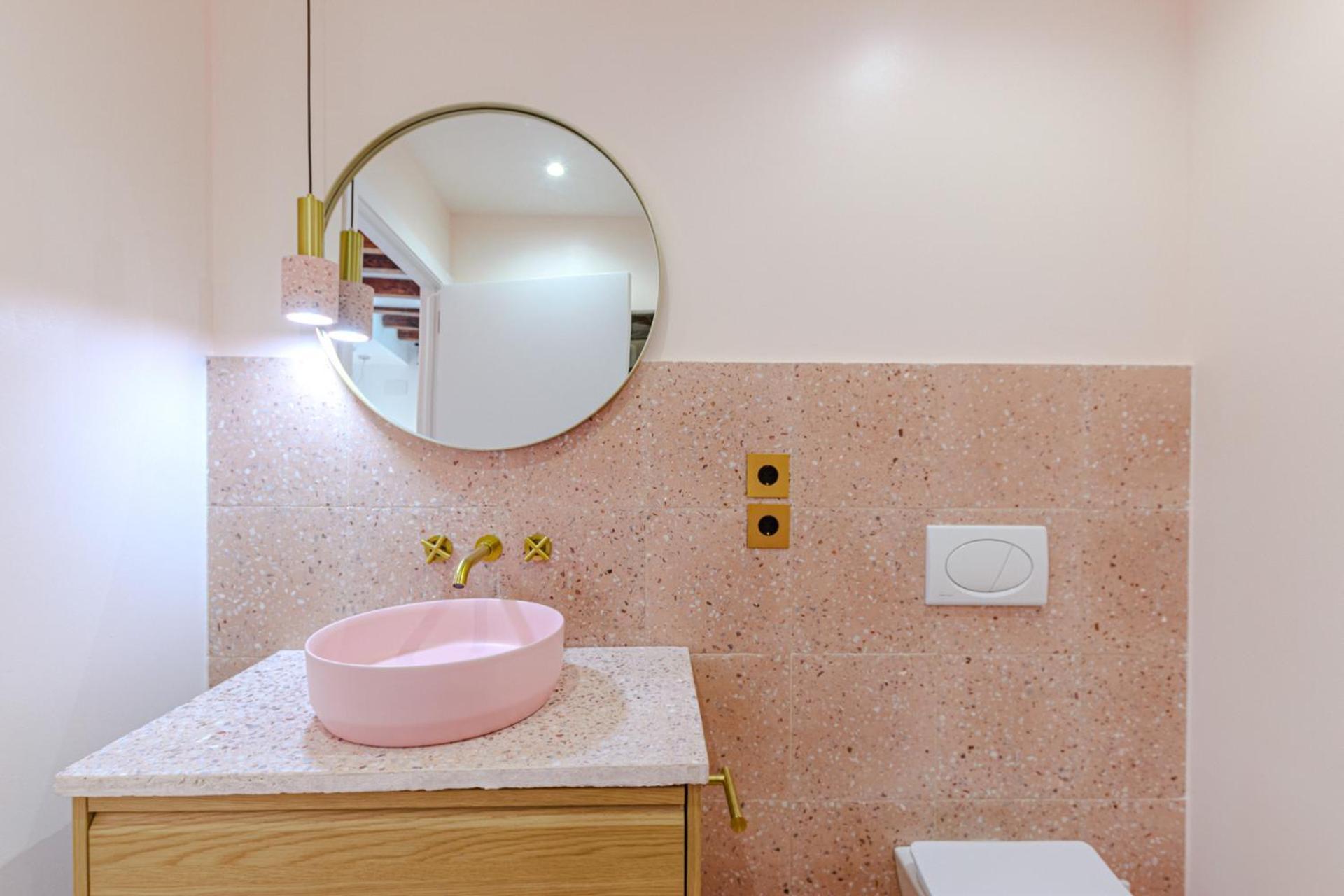 Glamorous Pink In Center Apartment Alicante