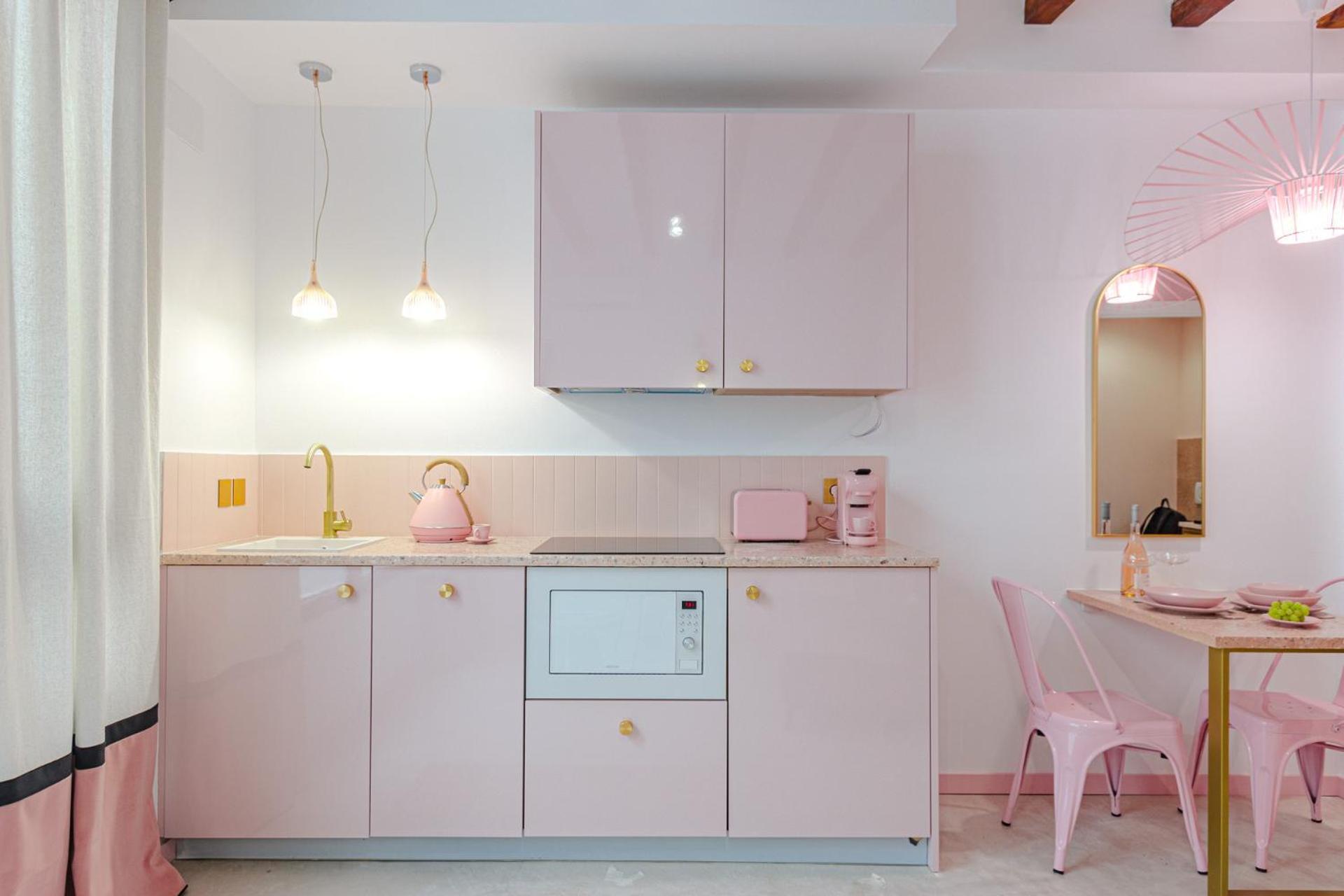 Glamorous Pink In Center *