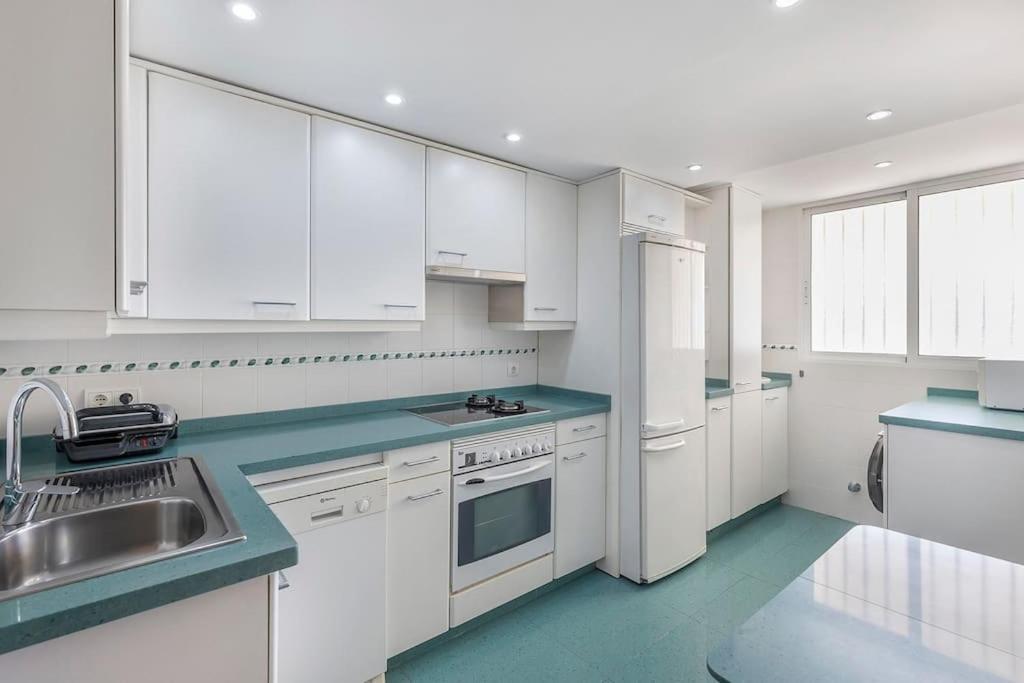 Apartamento Lujoso En 1º Linea Playa San Juan