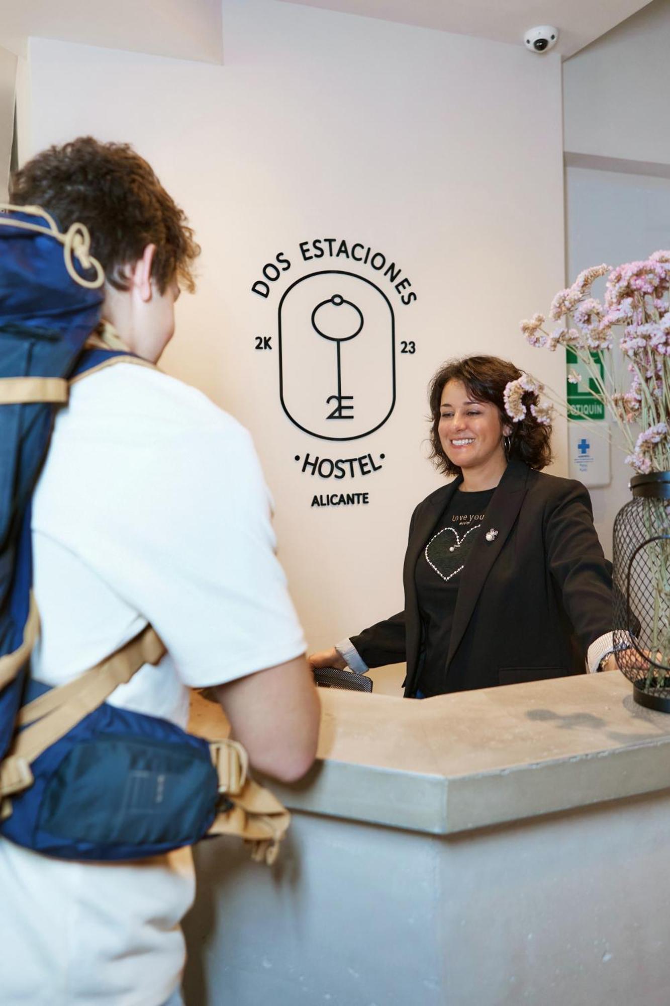 Albergue Dos Estaciones - Free Towels, Coffee & Tea, Remote Check-in