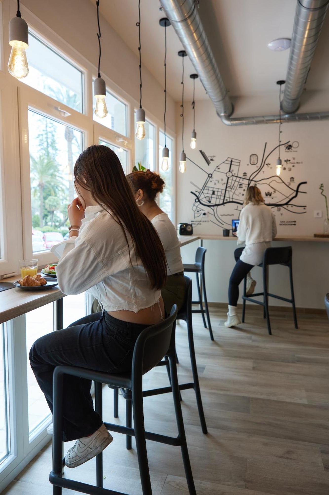 Dos Estaciones - Free Towels, Coffee & Tea, Remote Check-in Albergue Alicante