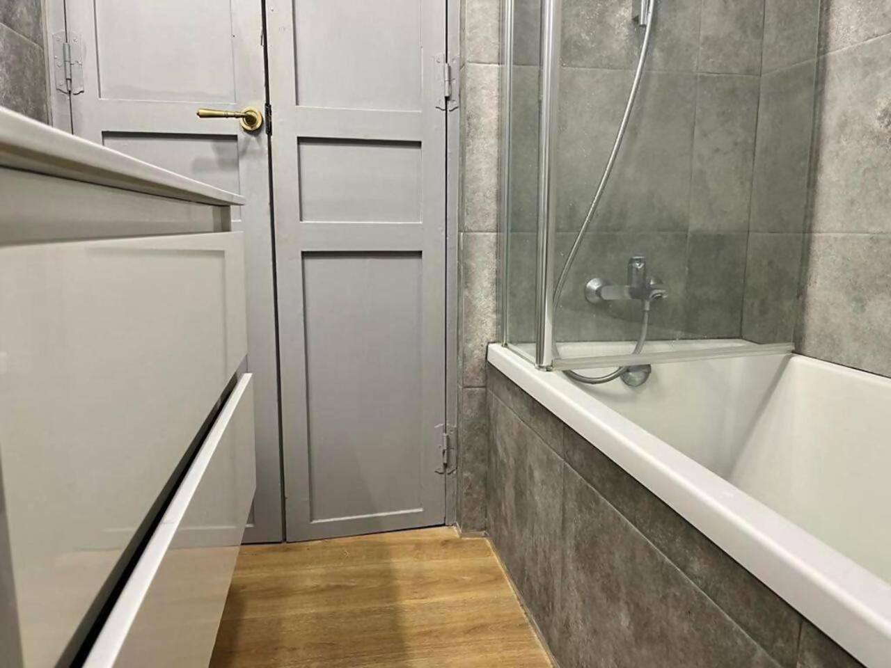 Lovelyloft Flores Atico *