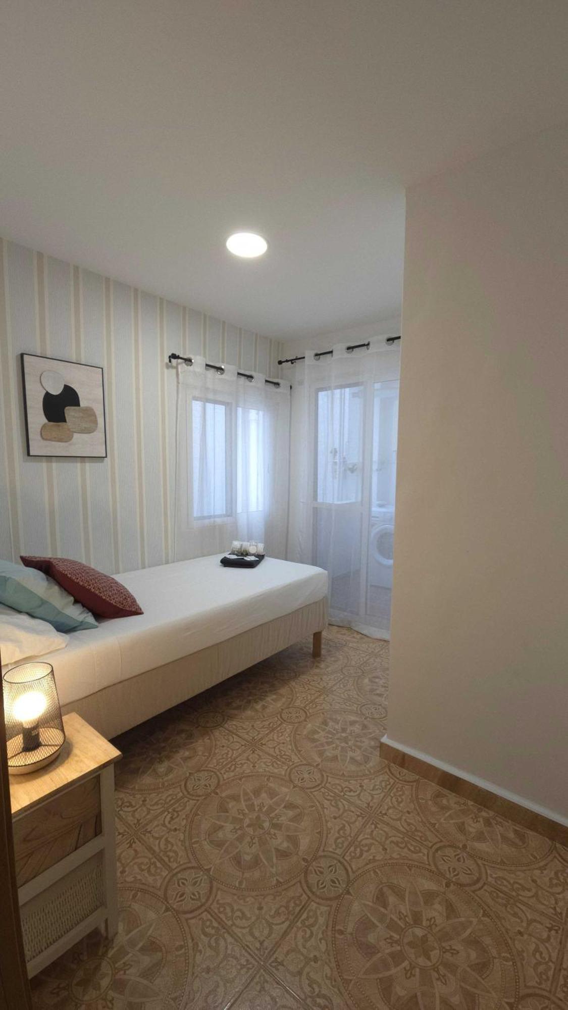 Suncastle -with Sunny Rooftop Terrace And Barbecue * Alicante