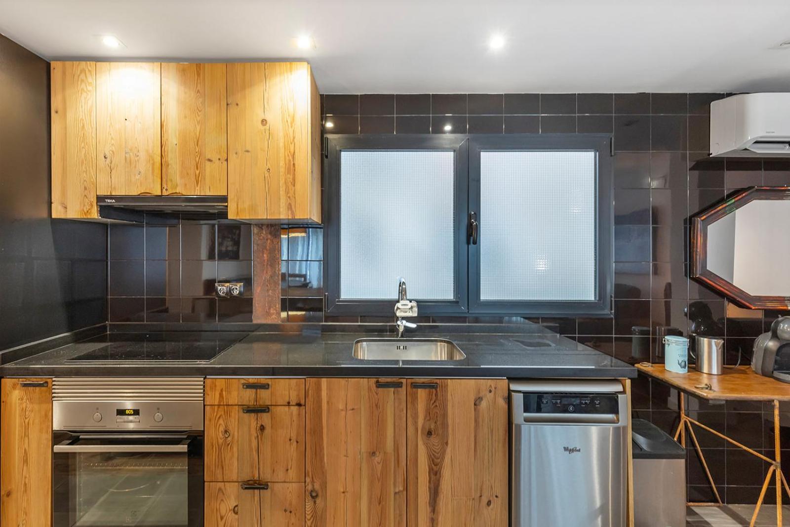 Design In Center Of With Ac Alicante