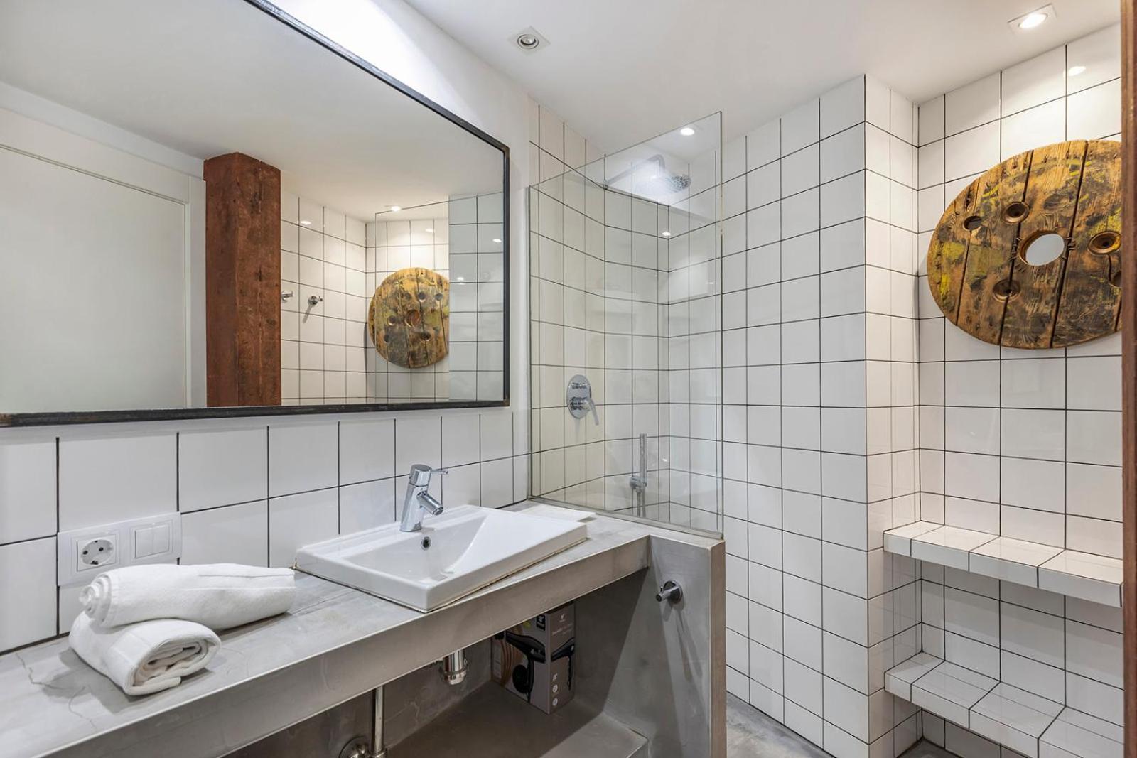 Design In Center Of With Ac Apartment *