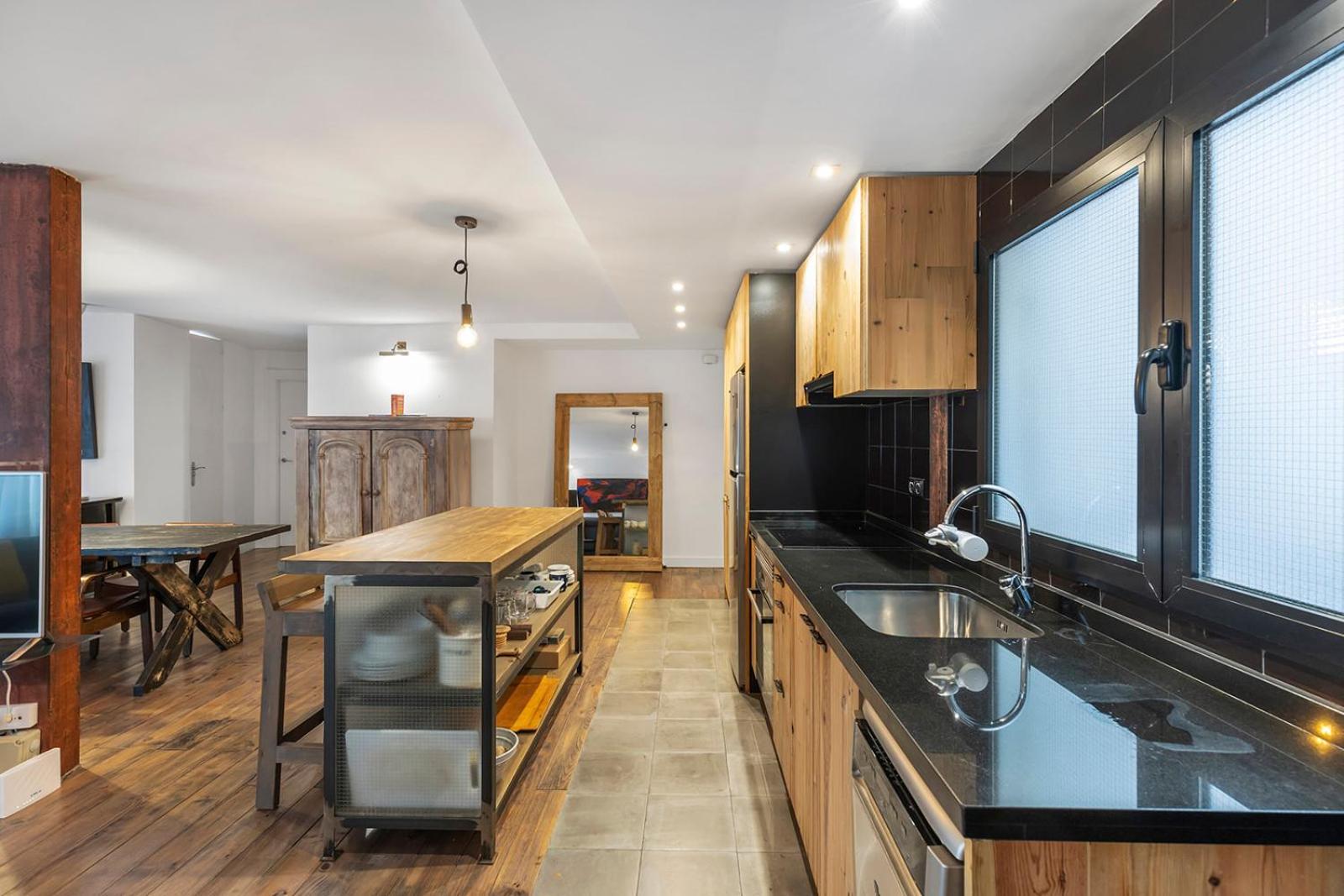 Design In Center Of With Ac