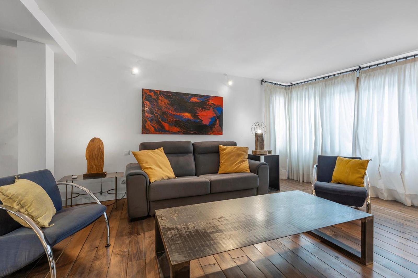 Apartment Design In Center Of With Ac *