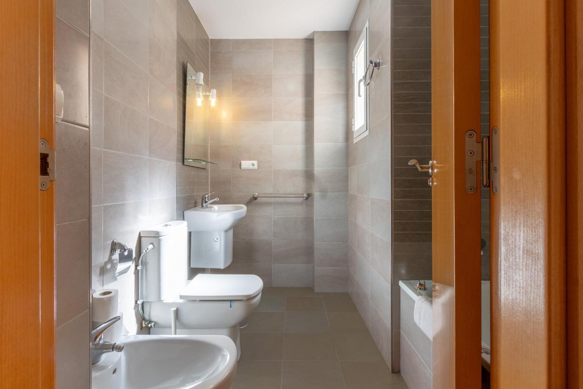 Apartment Cerca Del Mar Y Aeropuerto *