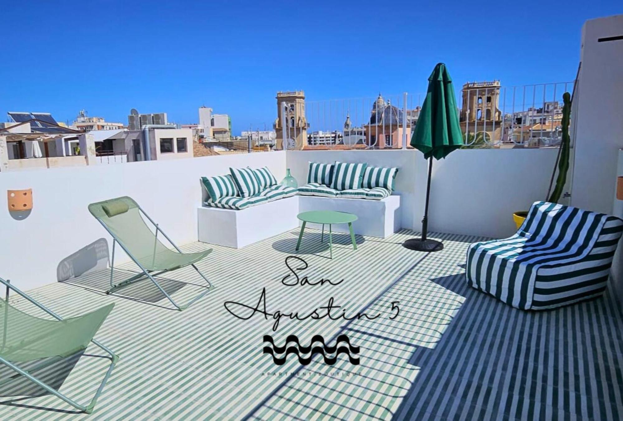 Penthouse With Breathtaking Views Of Heart Of Apartment